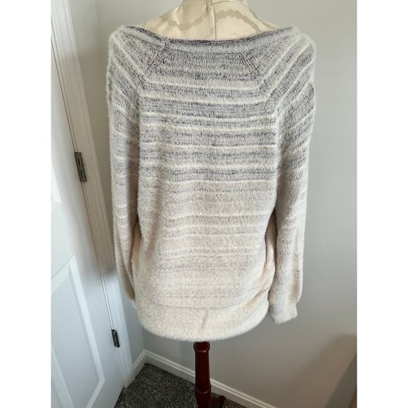 Abercrombie & Fitch Soft Pullover Long Sleeve V-Neck Sweater XL - Picture 4 of 8